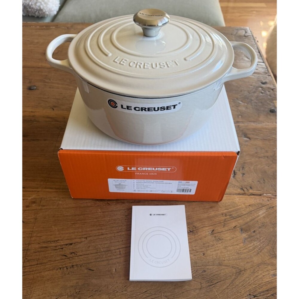 Le Creuset Enameled Cast Iron Round Dutch Oven Casserole 26cm 5.5qt Meringue NEW